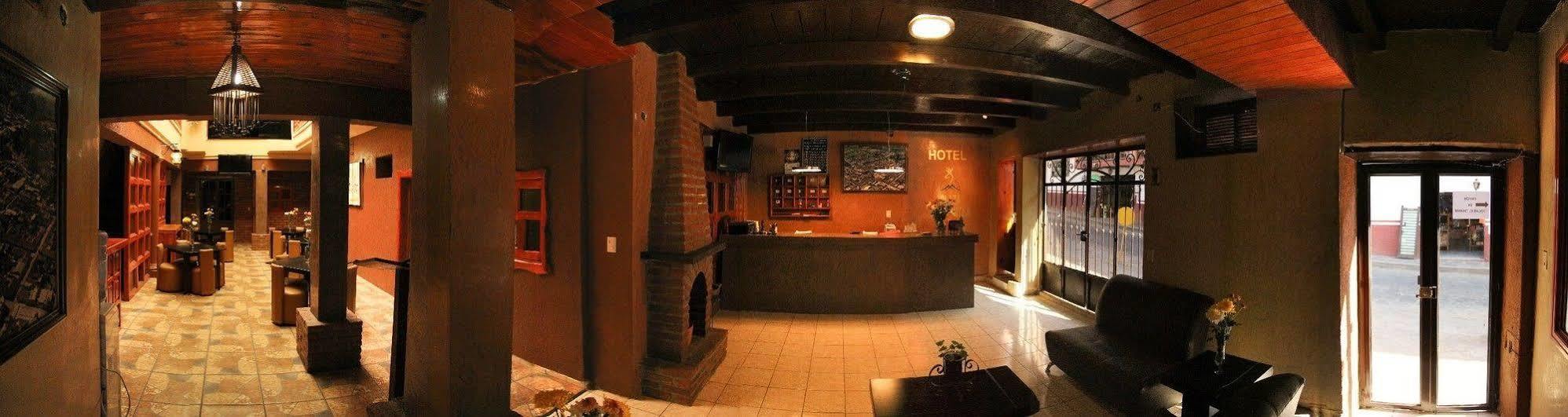 Hotel Plaza Масамитла Екстериор снимка